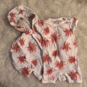Burt’s Bees Bees Flower Jacket & Onsie. Like New!